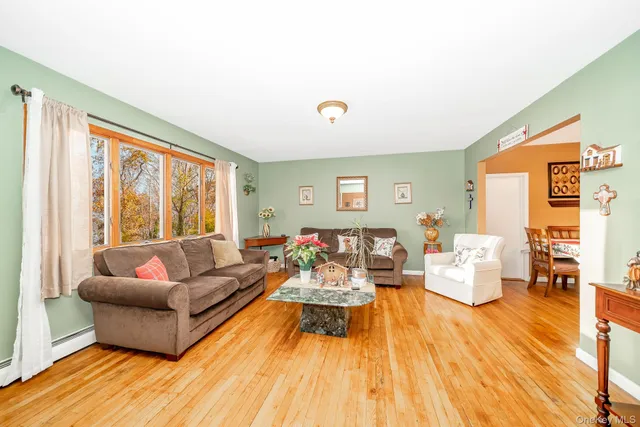 $589,000 | 1175 Little E Neck Road, West Babylon, NY 11704