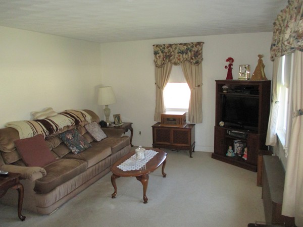 175 Allen Road Billerica, MA 01821 - Photo 3 of 13