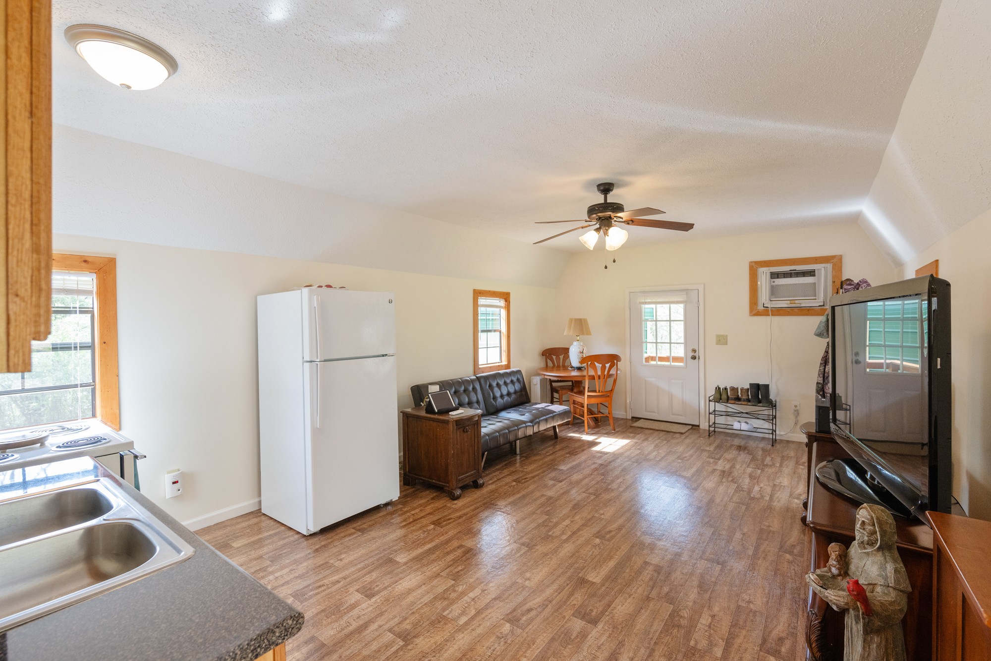 295 Kay Street Big Sandy, TN 38221 - Photo 11 of 42