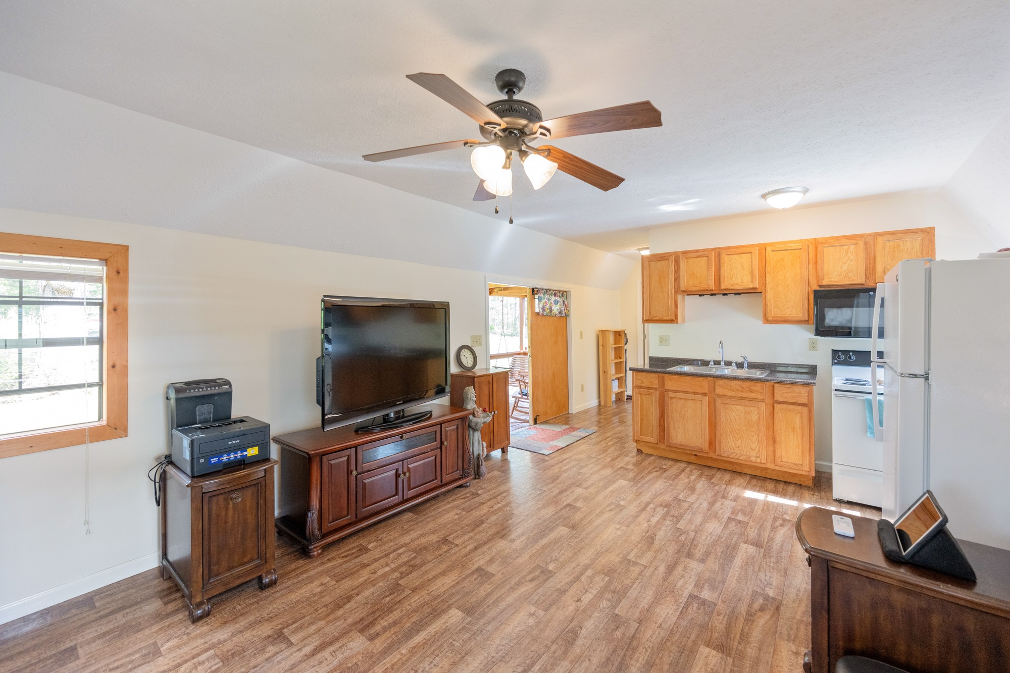 295 Kay Street Big Sandy, TN 38221 - Photo 8 of 42