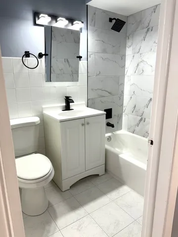 $149,900 | 44 North King Arthur Court, Unit 12, Northlake, IL 60164