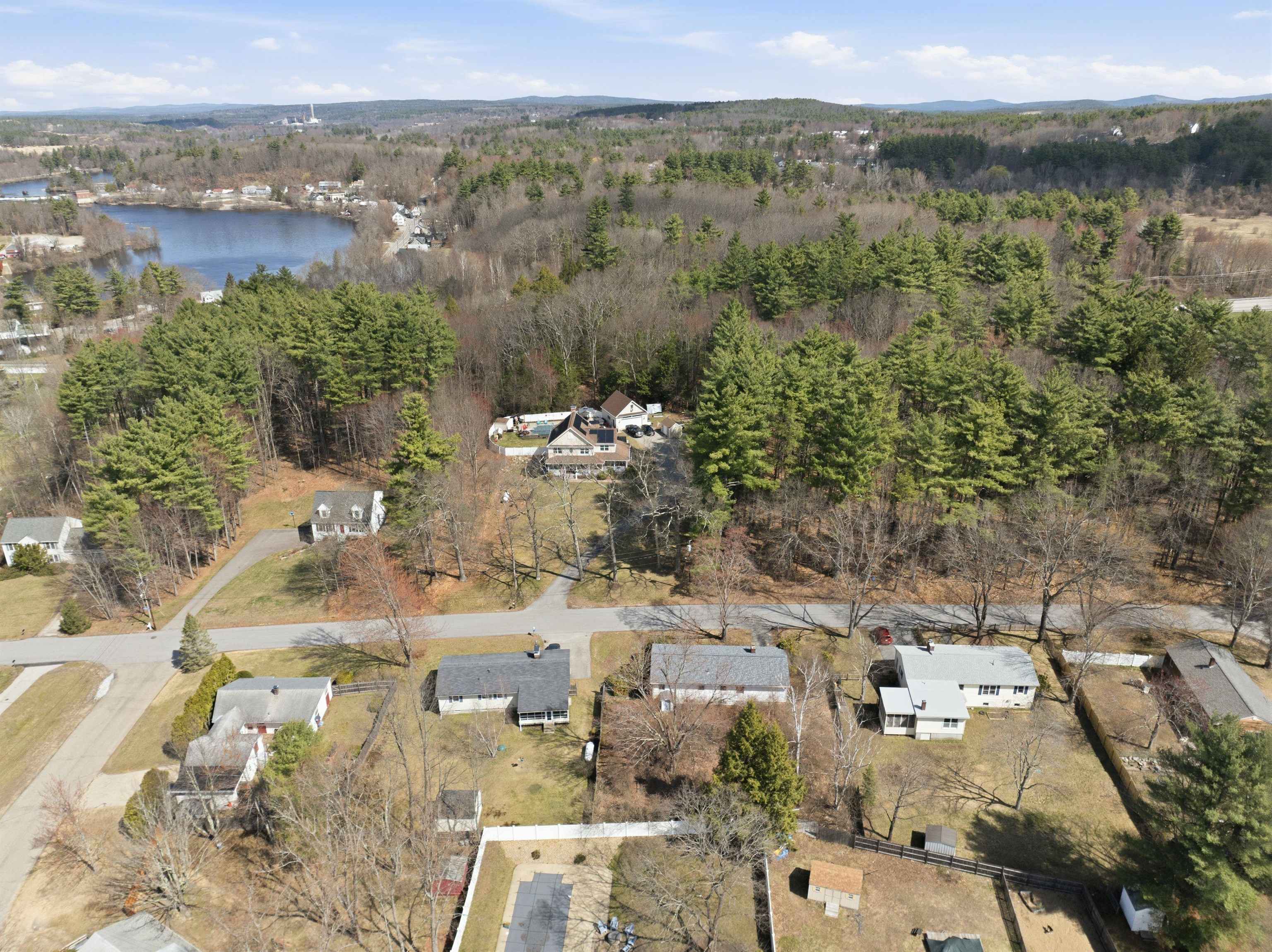 11 Thompson Avenue Hooksett, NH 03106 - Photo 36 of 38