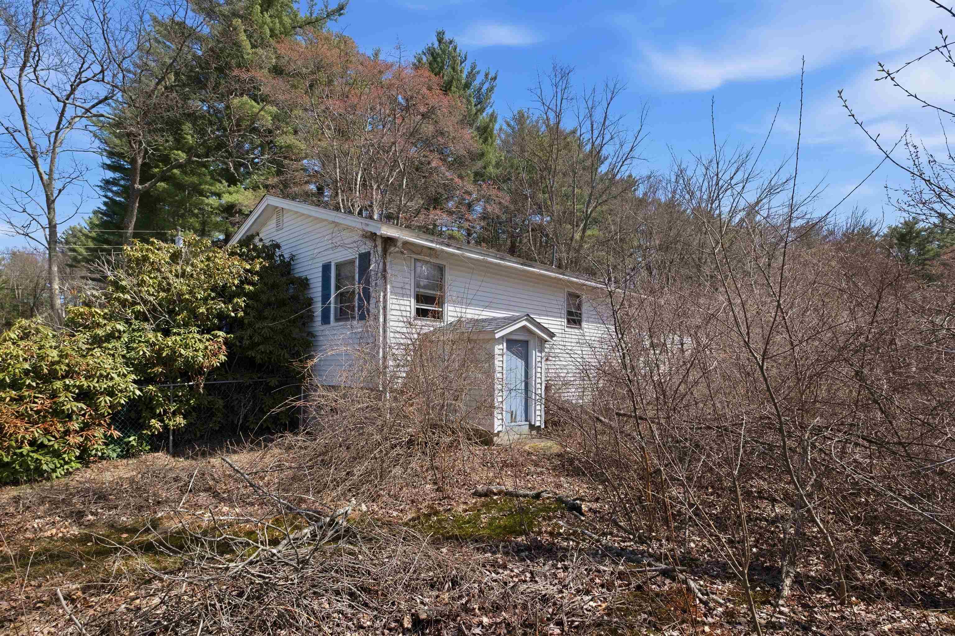 11 Thompson Avenue Hooksett, NH 03106 - Photo 4 of 38