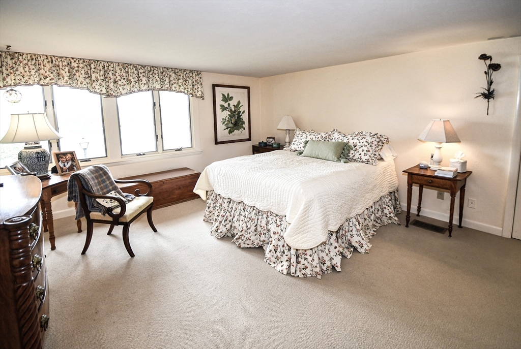 156 Lakeshore Road Boxford, MA 01921 - Photo 11 of 31 Gallery Image 11