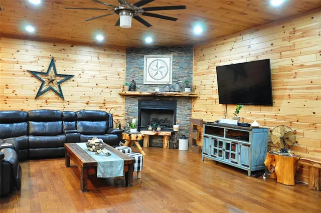 $425,000 | 2510 County Road 2403, Canton, TX 75103