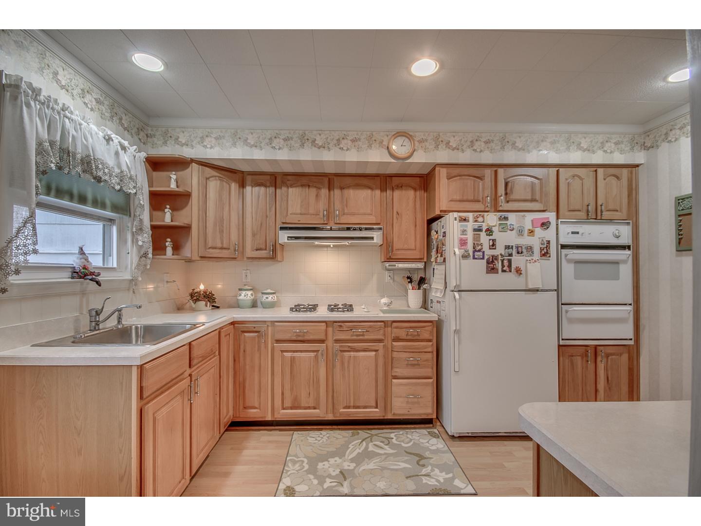 820 Hanford Road Fairless Hills, PA 19030 - Photo 17 of 24 Kitchen