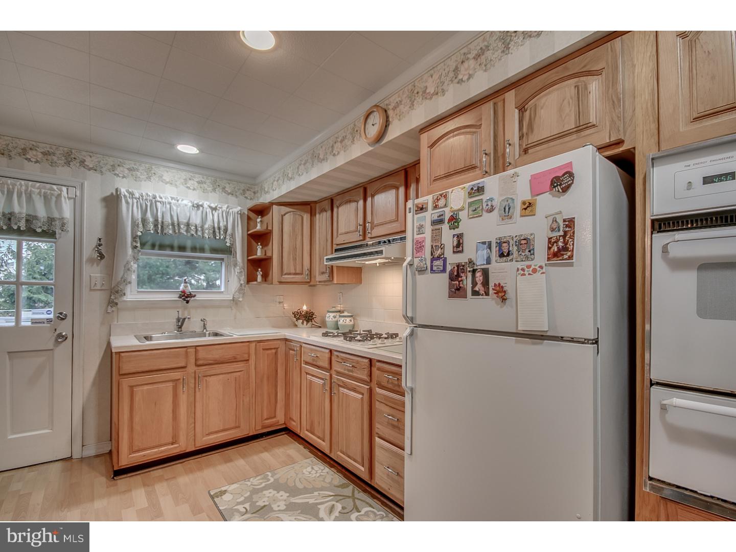820 Hanford Road Fairless Hills, PA 19030 - Photo 18 of 24 Kitchen