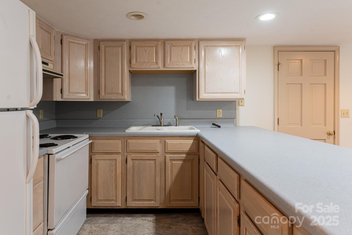3870 Kanuga Road Hendersonville, NC 28739 - Photo 24 of 35 Gallery Image 24