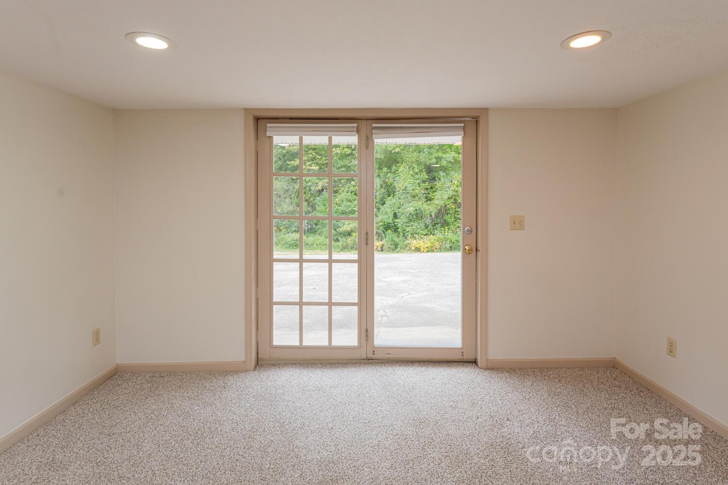 3870 Kanuga Road Hendersonville, NC 28739 - Photo 27 of 35 Gallery Image 27