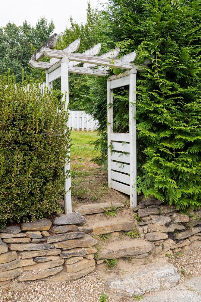 3870 Kanuga Road Hendersonville, NC 28739 - Photo 33 of 35 Gallery Image 33