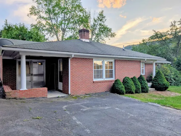 $224,000 | 49 Kingstown Lane, Hot Springs, VA 24445