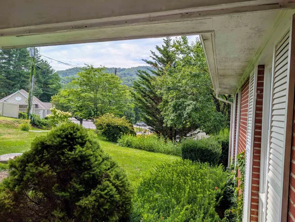 $224,000 | 49 Kingstown Lane, Hot Springs, VA 24445