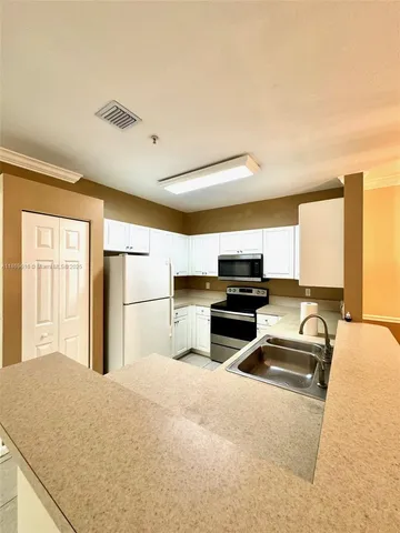 $2,600 | 4402 Southwest 160th Avenue, Unit 910, Miramar, FL 33027