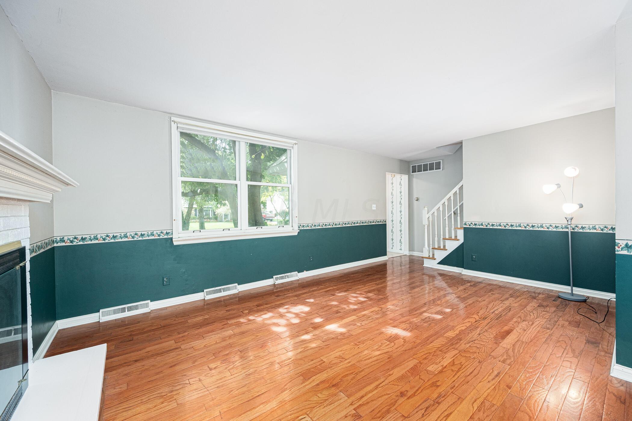 1904 Malvern Road Columbus, OH 43221 - Photo 16 of 55 Living Room