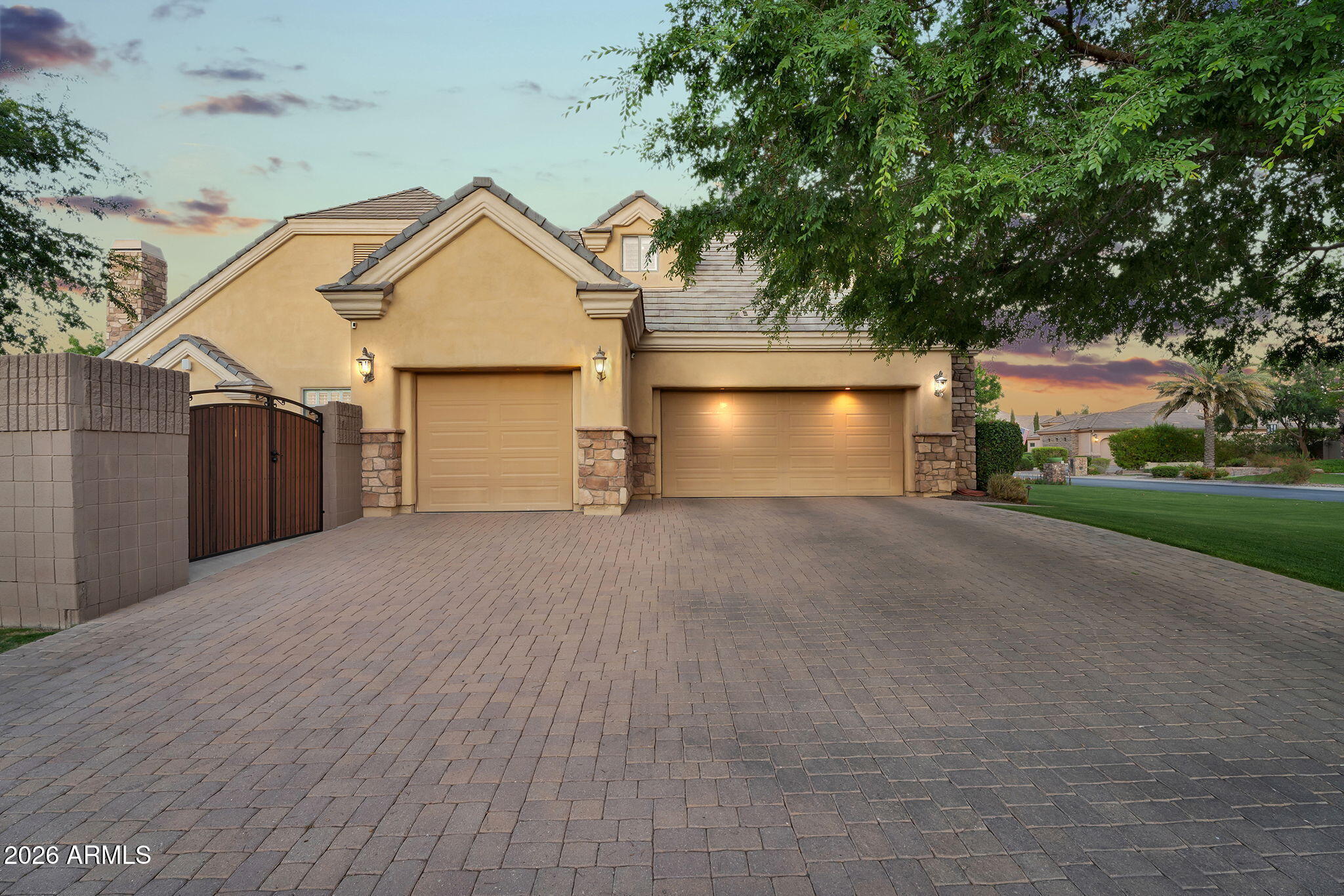2918 East Waterman Way Gilbert, AZ 85297 - Photo 4 of 125 4-web-or-mls-2918 E Waterman Way-4