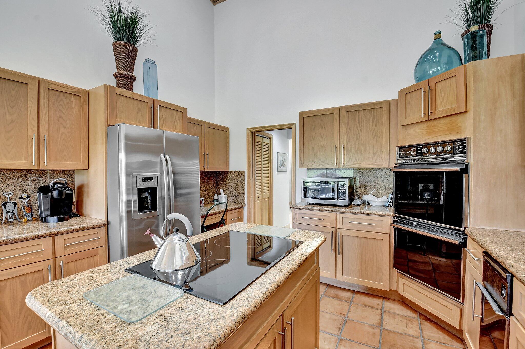 7556 Mandarin Drive Boca Raton, FL 33433 - Photo 7 of 28 KITCHEN