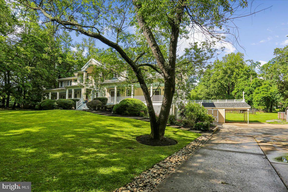 8603 Brickyard Road Potomac, MD 20854 - Photo 132 of 135 Driveway