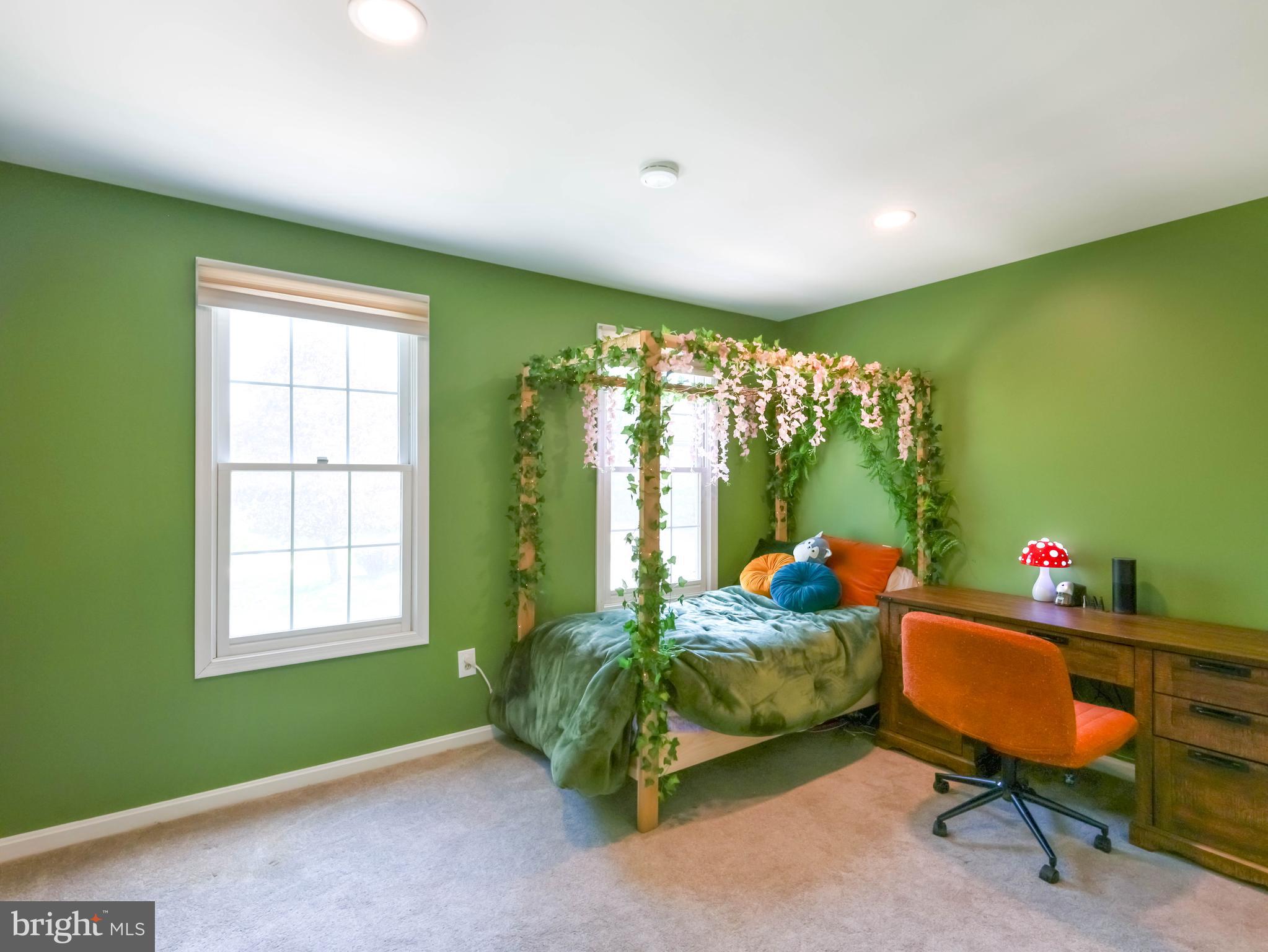 18500 Gingerbread Lane Gaithersburg, MD 20877 - Photo 35 of 56 a living room with furniture and a large window
