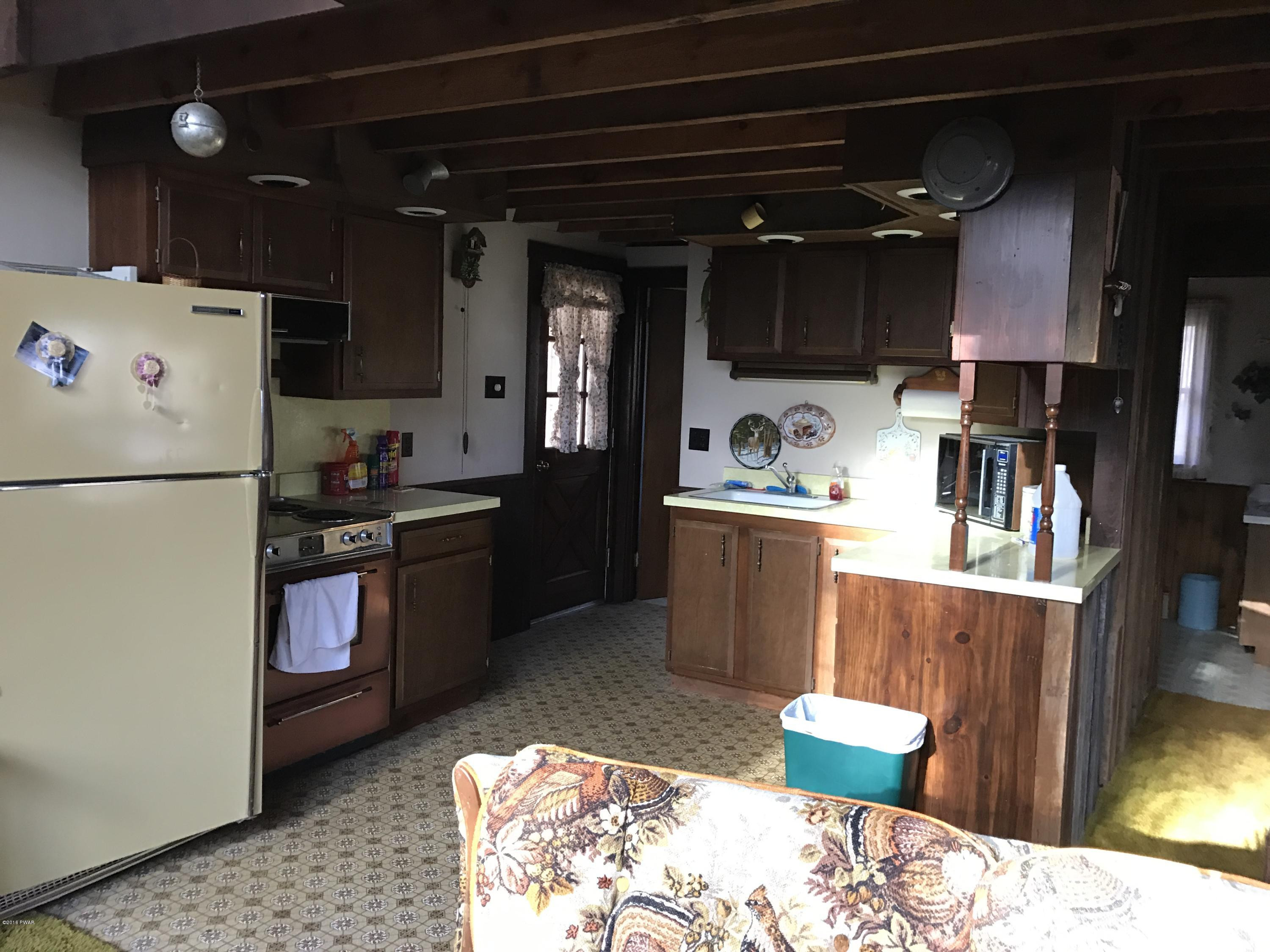 183 Oneida Road Shohola, PA 18458 - Photo 8 of 39