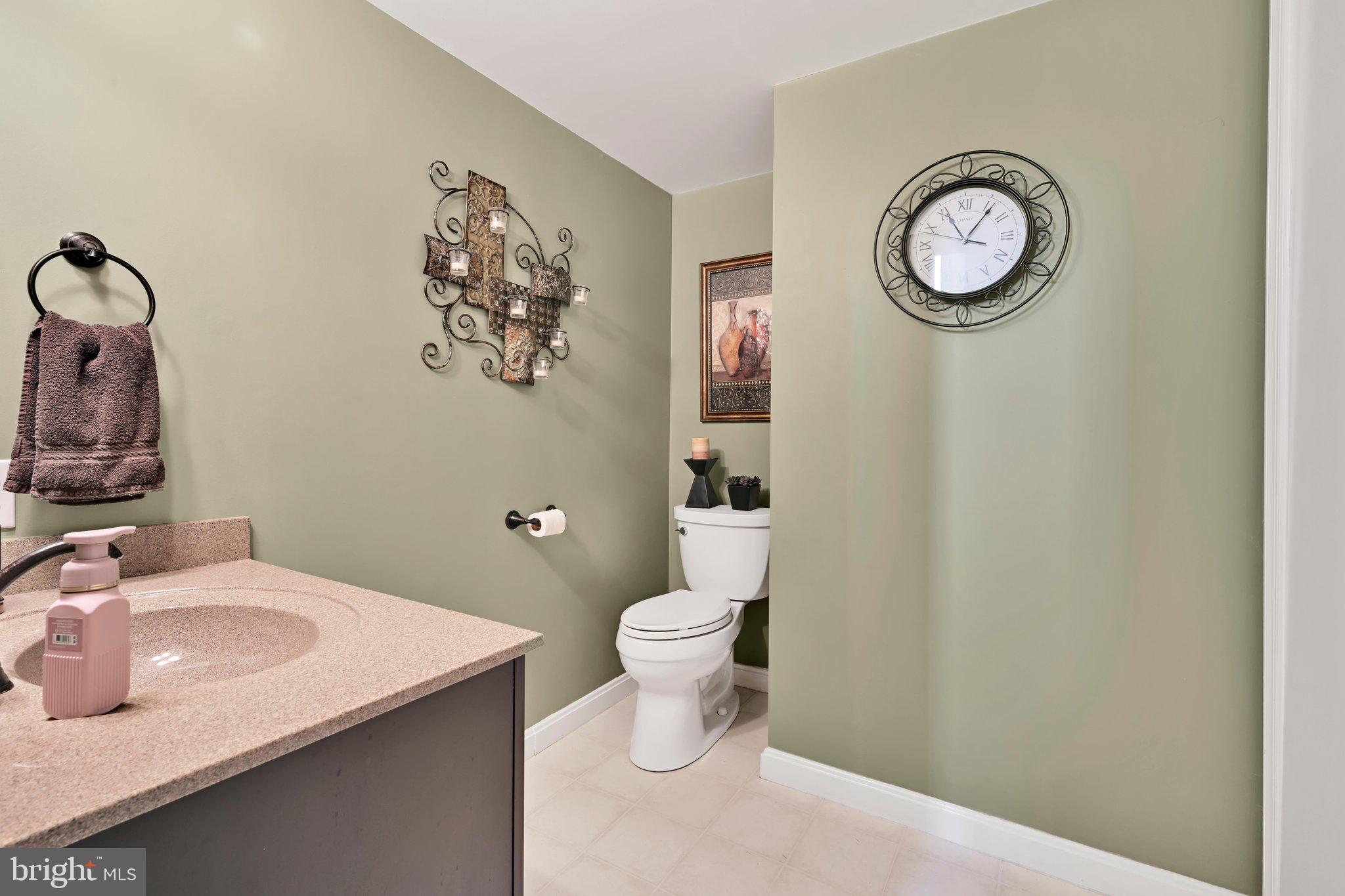 104 Julia Road Ephrata, PA 17522 - Photo 42 of 53 Powder Room