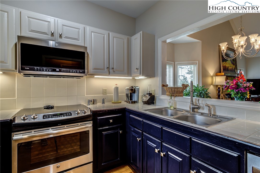 101 Clary Court, Unit 101 Blowing Rock, NC 28605 - Photo 12 of 39