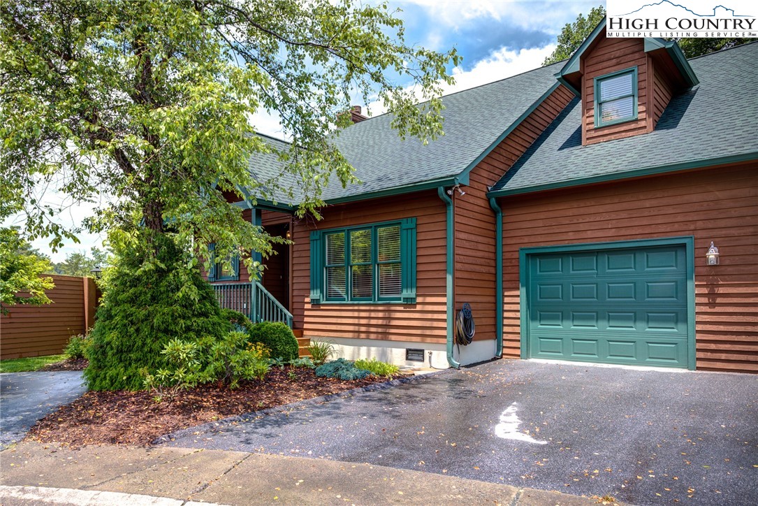 101 Clary Court, Unit 101 Blowing Rock, NC 28605 - Photo 4 of 39