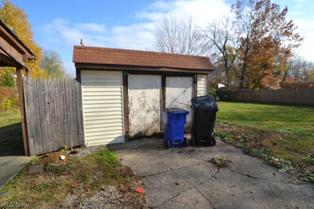 3833 Cress Road Cleveland, OH 44111 - Photo 7 of 35 Gallery Image 7