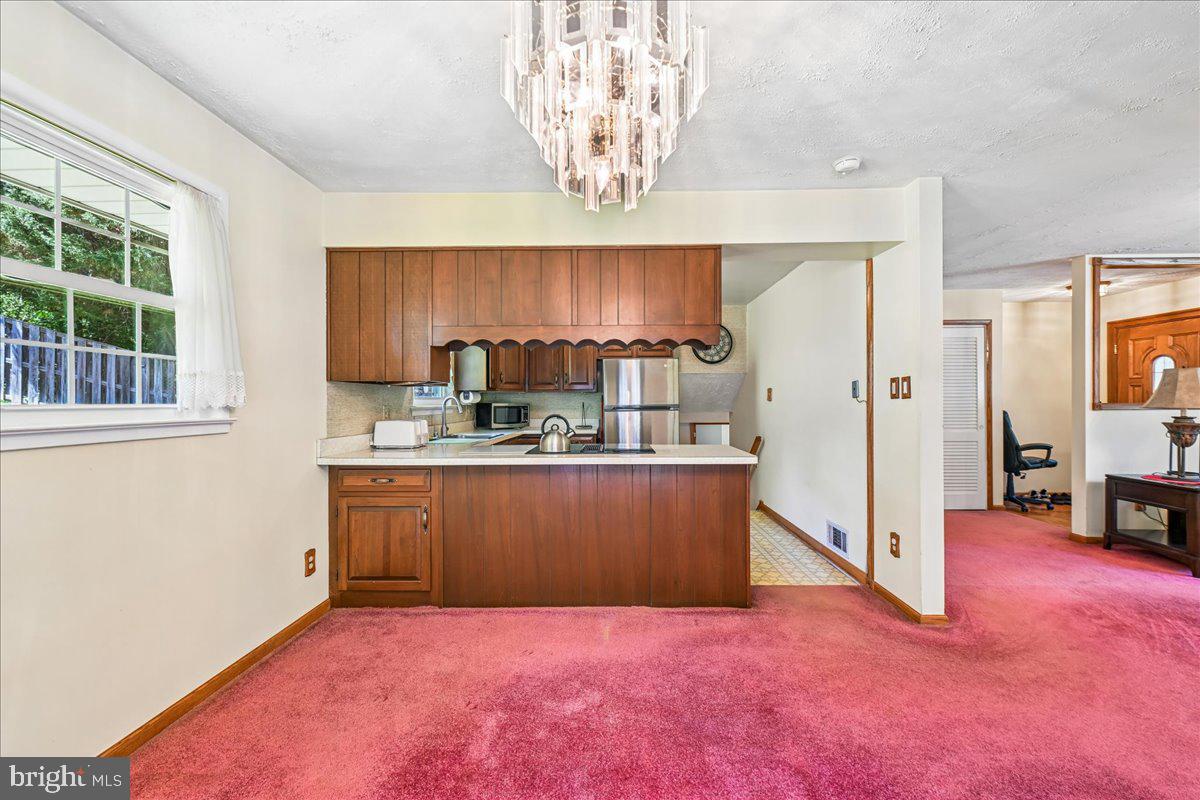 5643 Inverchapel Road Springfield, VA 22151 - Photo 20 of 65 Dining room