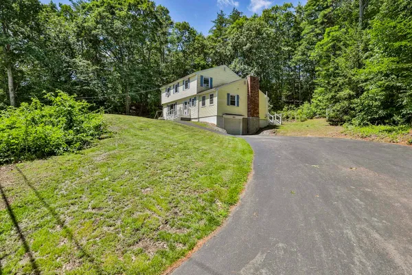 $675,000 | 15 Castle Hill Road, Pelham, NH 03076