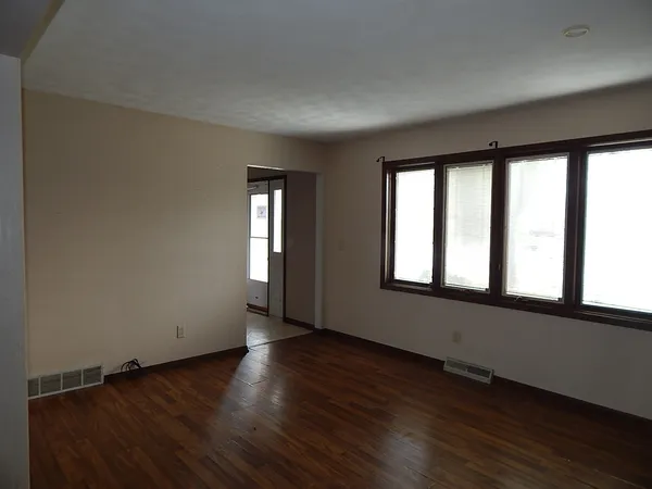 $275,000 | 513 South 7th Street, Eldridge, IA 52748