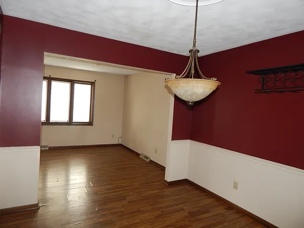 $275,000 | 513 South 7th Street, Eldridge, IA 52748