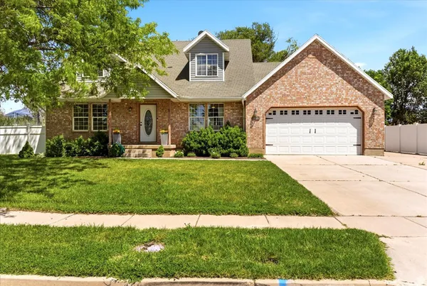 $485,000 | 1016 North 525 West, Clinton, UT 84015