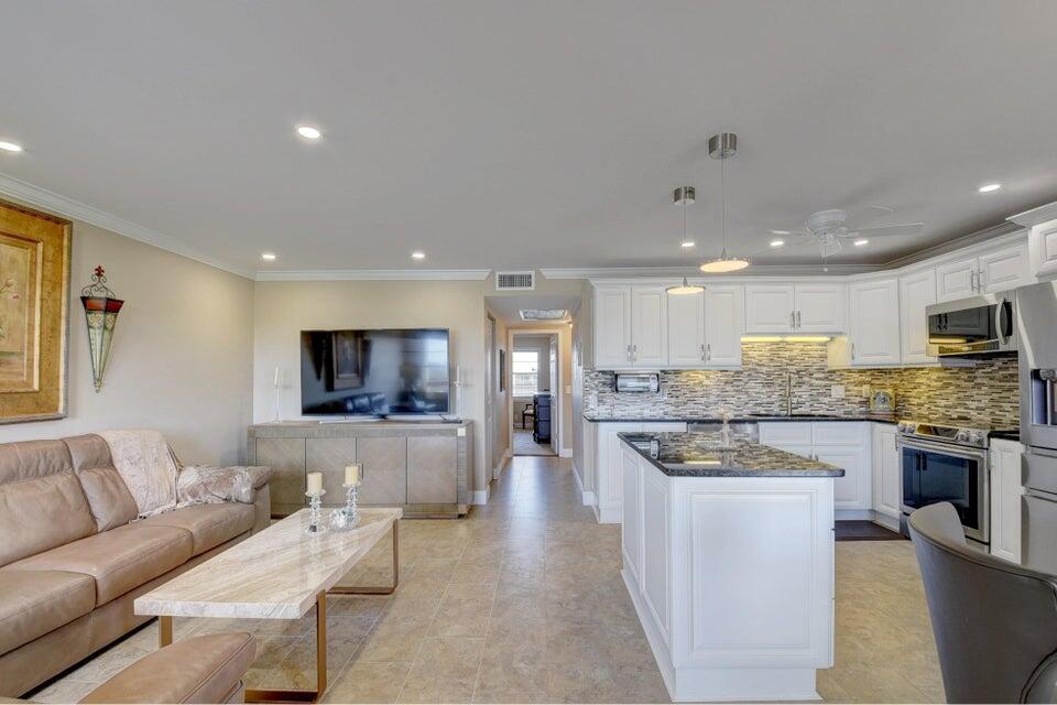4028 Newcastle B, Unit 4028 Boca Raton, FL 33434 - Photo 12 of 40 Great Room 7