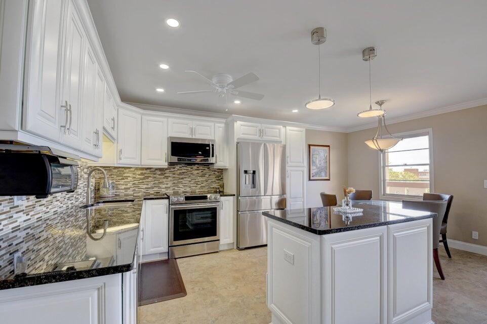 4028 Newcastle B, Unit 4028 Boca Raton, FL 33434 - Photo 18 of 40 Kitchen 1