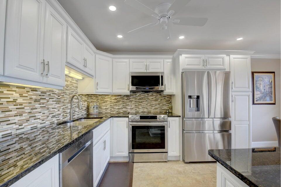 4028 Newcastle B, Unit 4028 Boca Raton, FL 33434 - Photo 19 of 40 Kitchen 2