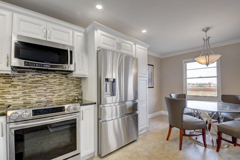 4028 Newcastle B, Unit 4028 Boca Raton, FL 33434 - Photo 23 of 40 Kitchen 6