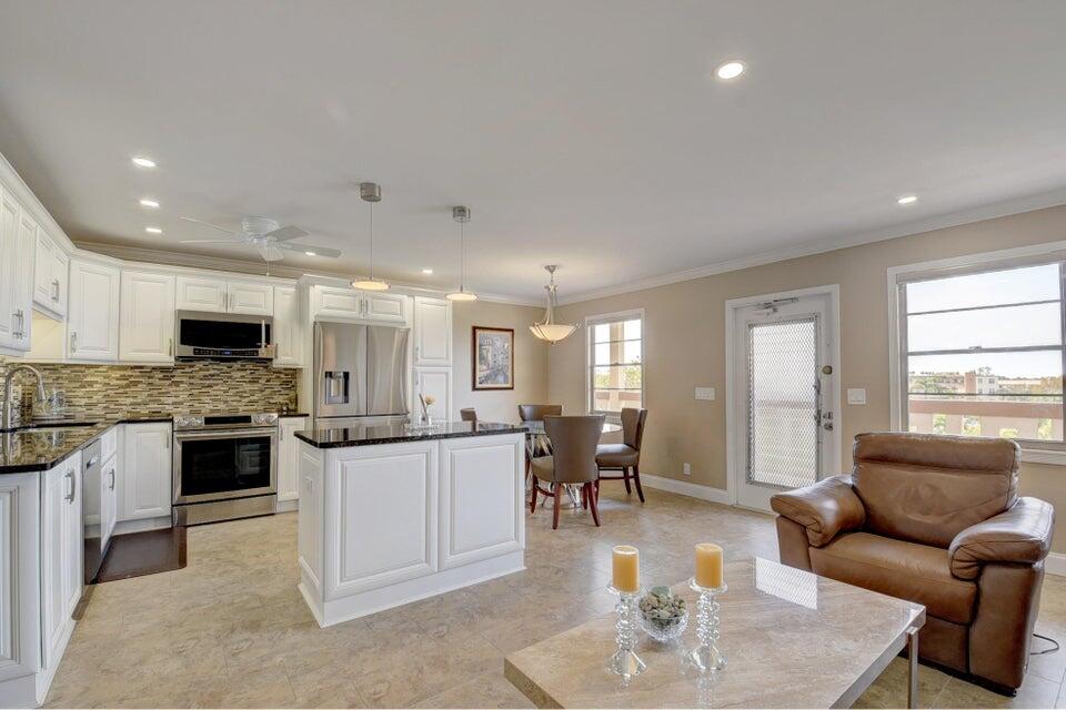 4028 Newcastle B, Unit 4028 Boca Raton, FL 33434 - Photo 40 of 40 Wide Shot Great Room