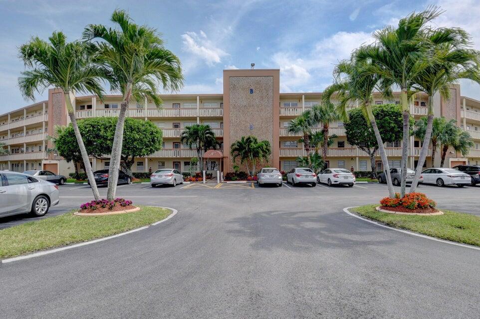 4028 Newcastle B, Unit 4028 Boca Raton, FL 33434 - Photo 6 of 40 Driving in