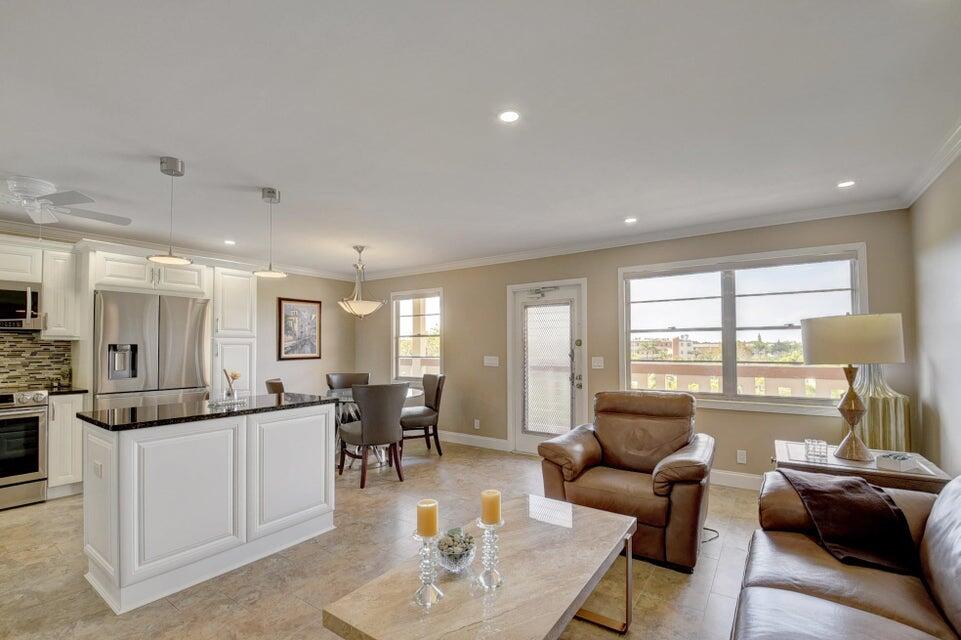 4028 Newcastle B, Unit 4028 Boca Raton, FL 33434 - Photo 7 of 40 Great Room 2