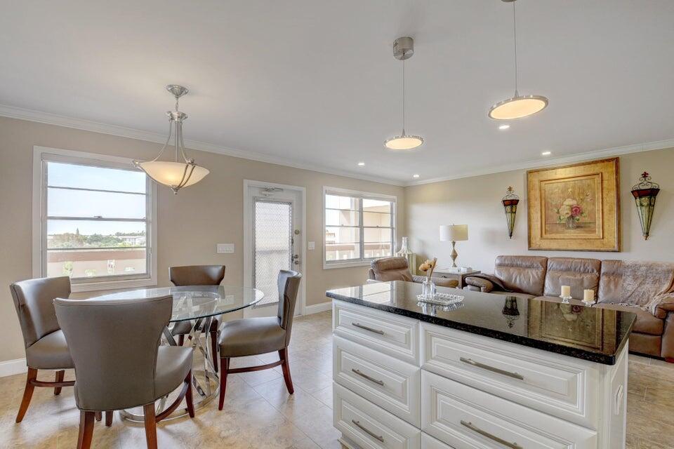 4028 Newcastle B, Unit 4028 Boca Raton, FL 33434 - Photo 10 of 40 Great Room 5