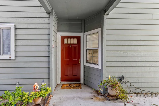 $399,000 | 8185 Mountain View Drive, Unit C, Pleasanton, CA 94588