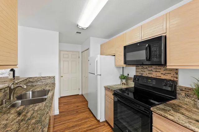 $399,000 | 8185 Mountain View Drive, Unit C, Pleasanton, CA 94588