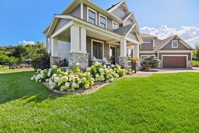 $2,400,000 | 12403 Meadow Bluff Trail, Afton, MN 55001