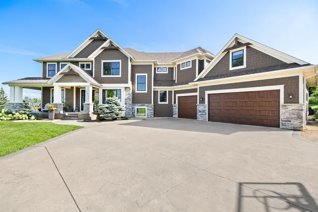 $2,400,000 | 12403 Meadow Bluff Trail, Afton, MN 55001