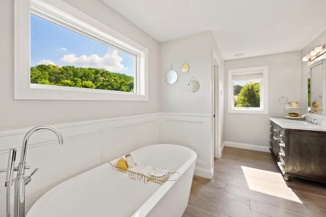 $2,400,000 | 12403 Meadow Bluff Trail, Afton, MN 55001