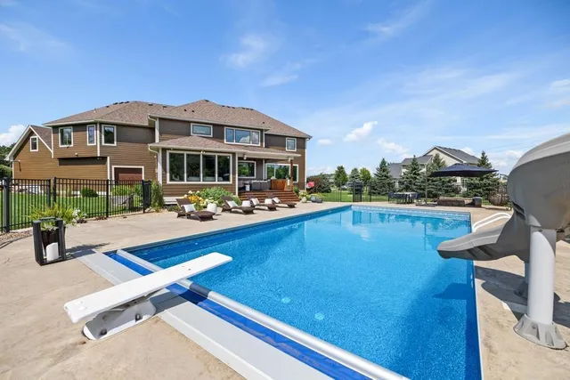 $2,400,000 | 12403 Meadow Bluff Trail, Afton, MN 55001