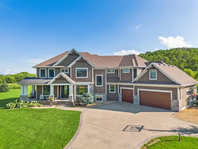 $2,400,000 | 12403 Meadow Bluff Trail, Afton, MN 55001