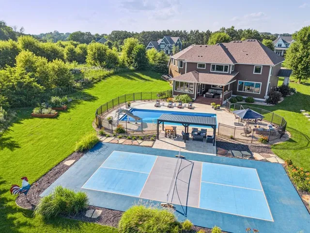 $2,400,000 | 12403 Meadow Bluff Trail, Afton, MN 55001