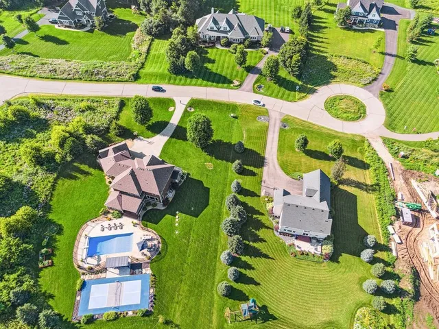 $2,400,000 | 12403 Meadow Bluff Trail, Afton, MN 55001