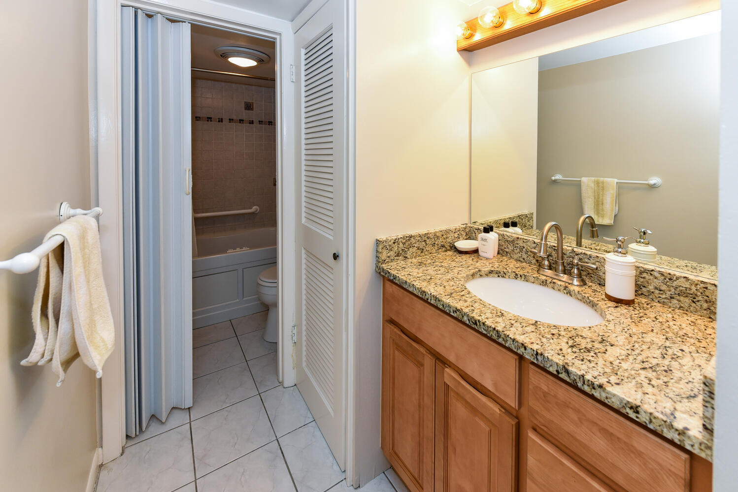 1866 Southwest Palm City Road, Unit 305 Stuart, FL 34994 - Photo 15 of 28 1866 SW Palm City Rd Apt 305-large-013-0